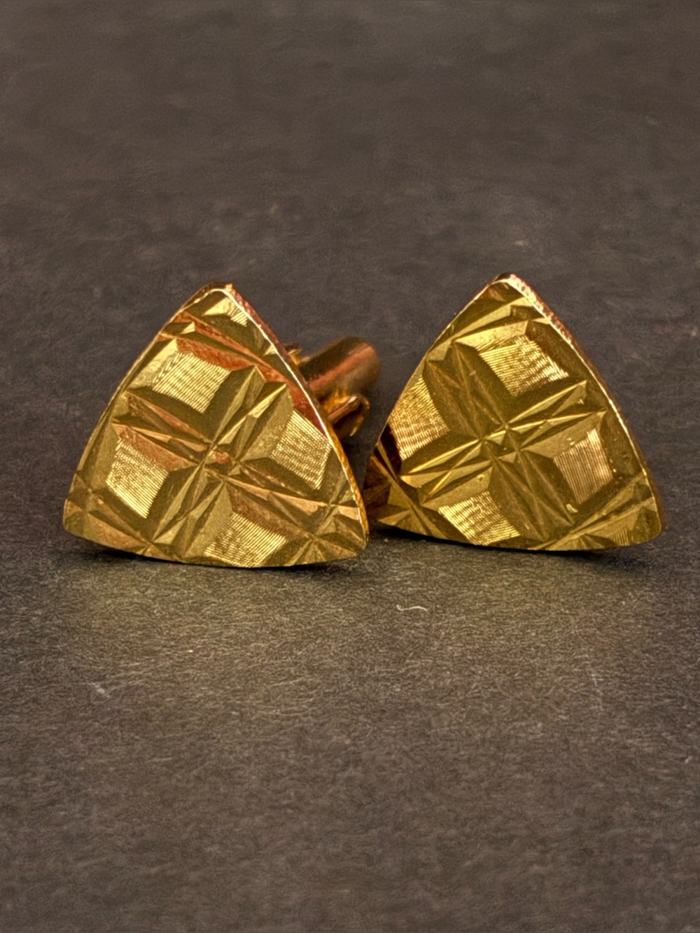 Vintage Gold Tone Triangular Diamond Cut Engraved Classic Men’s Cuff Links